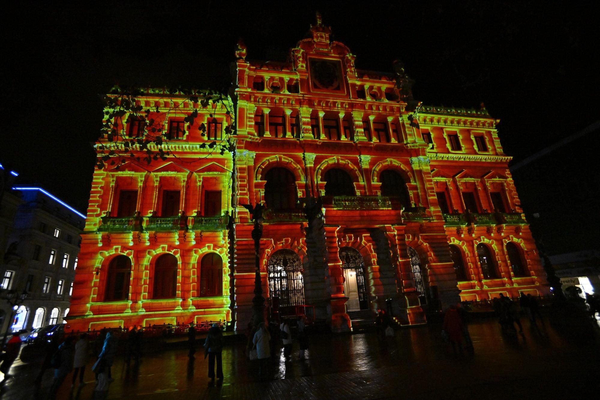 Así se ha iluminado la fachada del Palacio Foral de Bizkaia