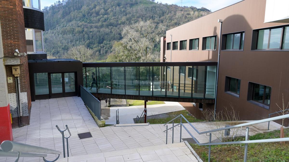 La pasarela que une el edificio histórico Gorosabel y el nuevo edificio