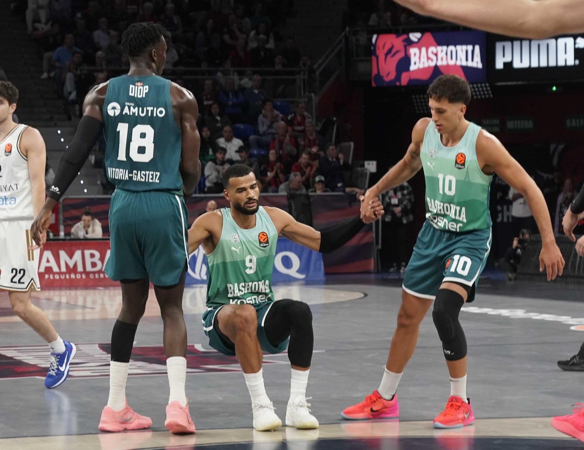 Todas las imágenes del Baskonia - Dubái (92-85)