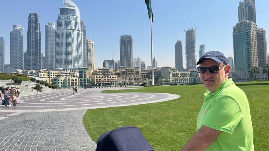 Familia vizcaina atrapada en Dubái: "Estamos durmiendo en el baño con nuestro bebé de seis meses"