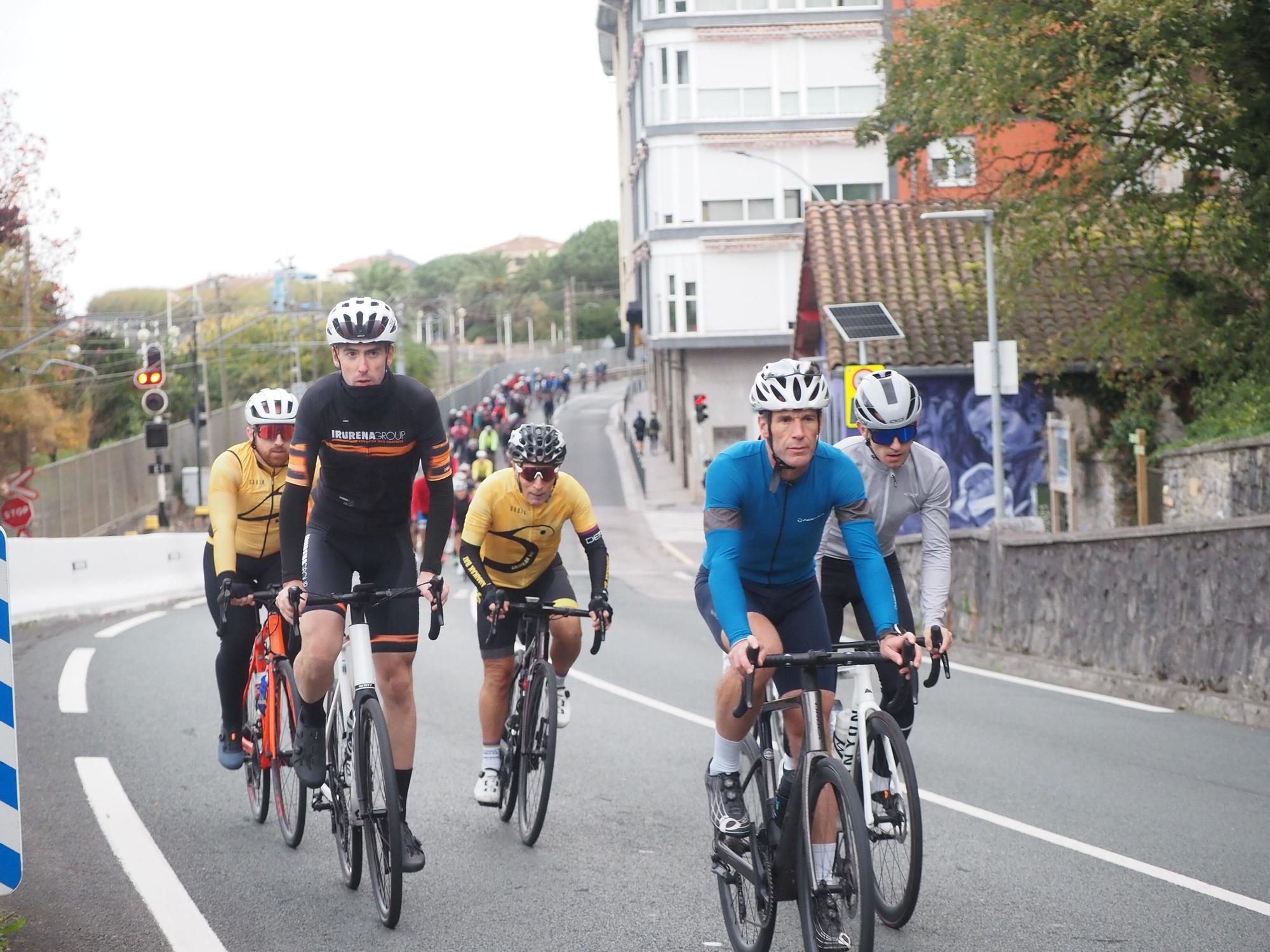Fiesta ciclista en Deba