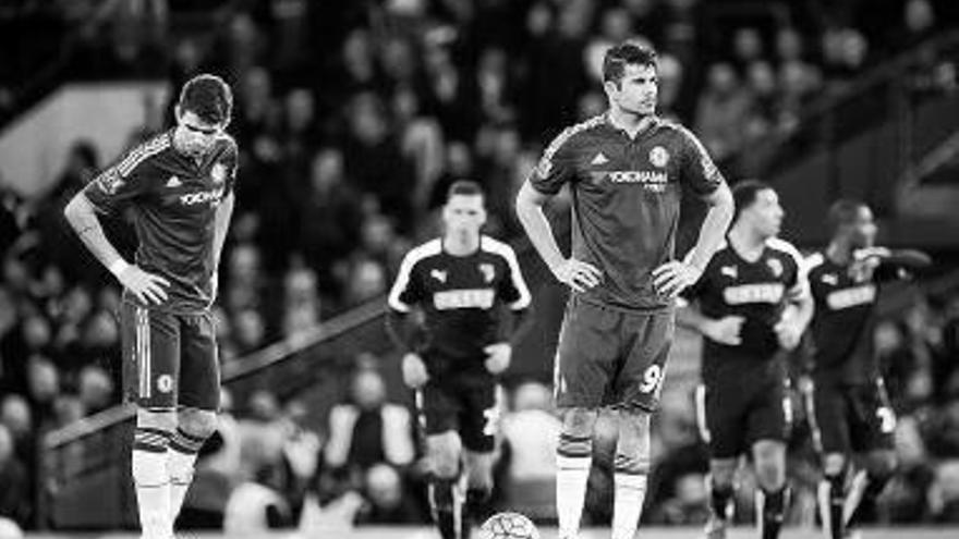 United y Chelsea no levantan cabeza
