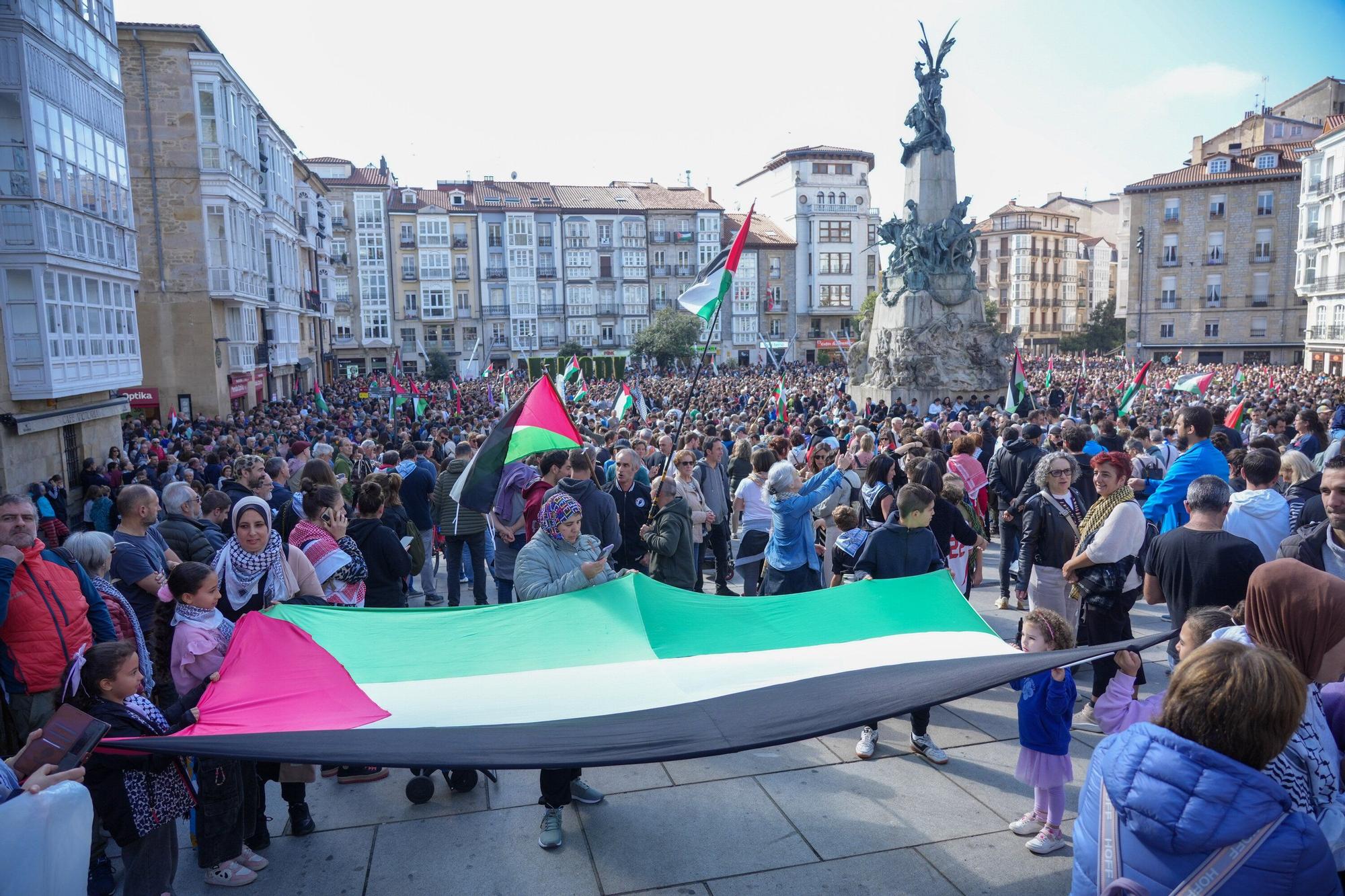 Manifestación en favor del pueblo de Gaza en Vitoria