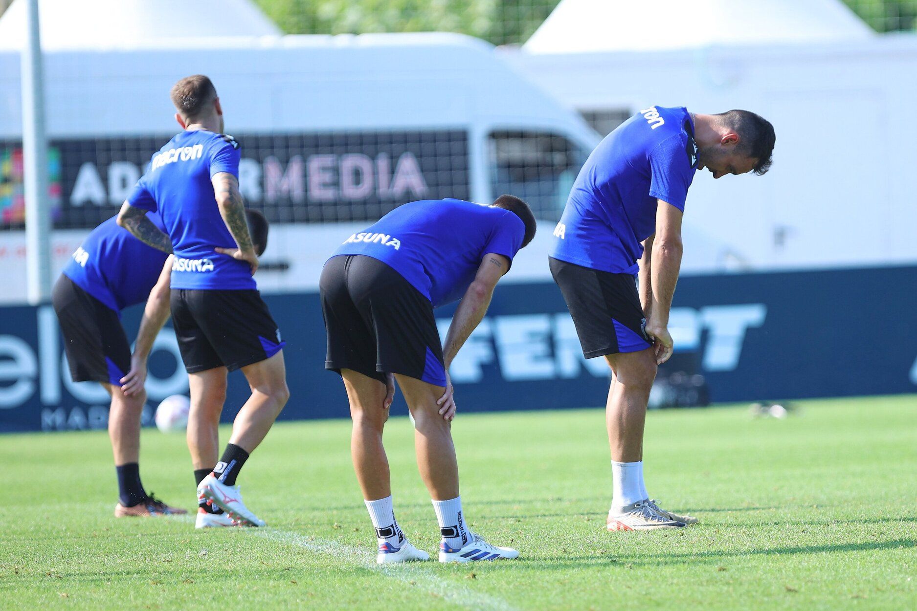 Fotos / Osasuna trabaja con intensidad en el entrenamiento de este miércoles