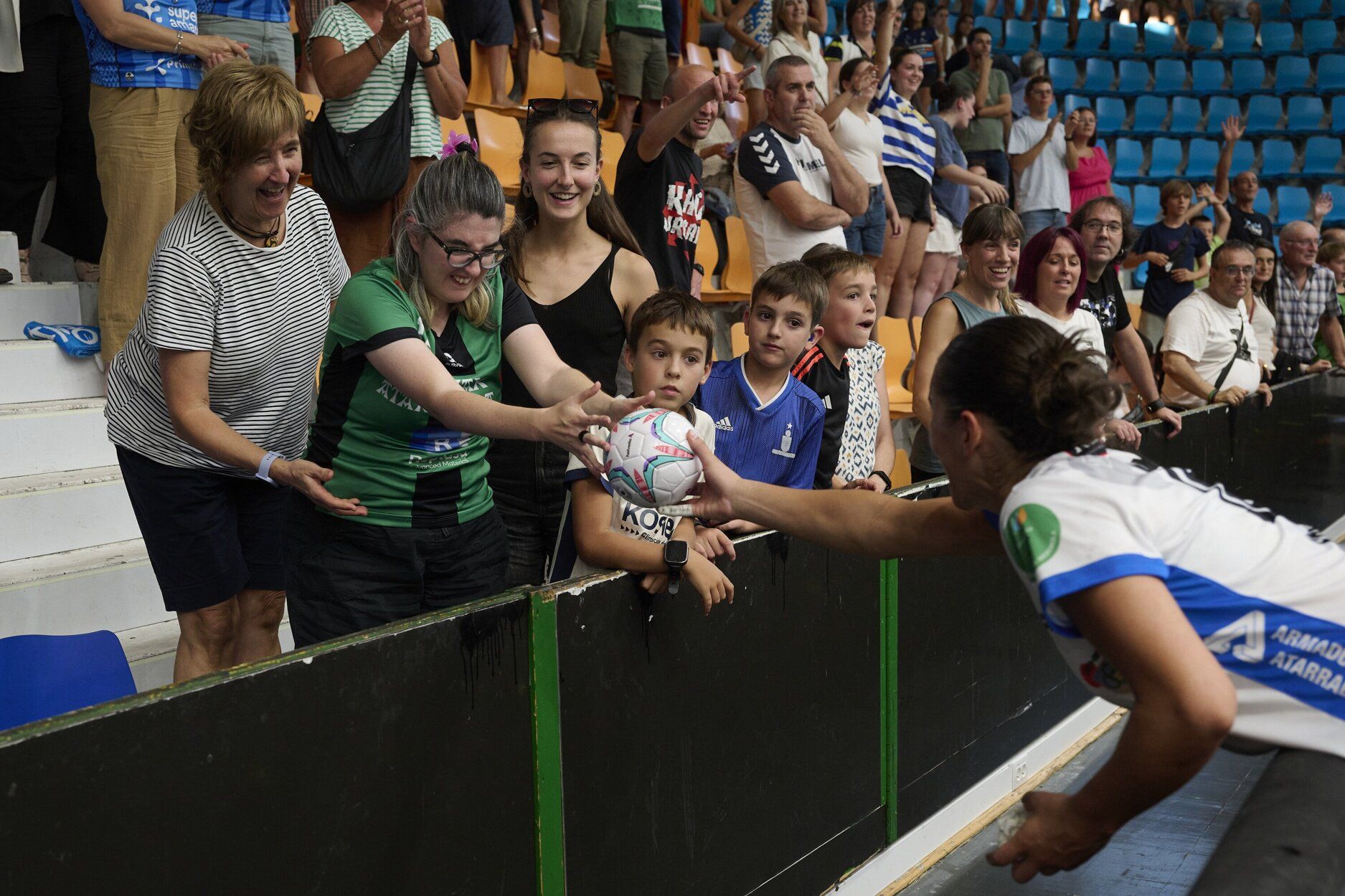 Fotos del partido entre Replasa Beti Onak y Madeira