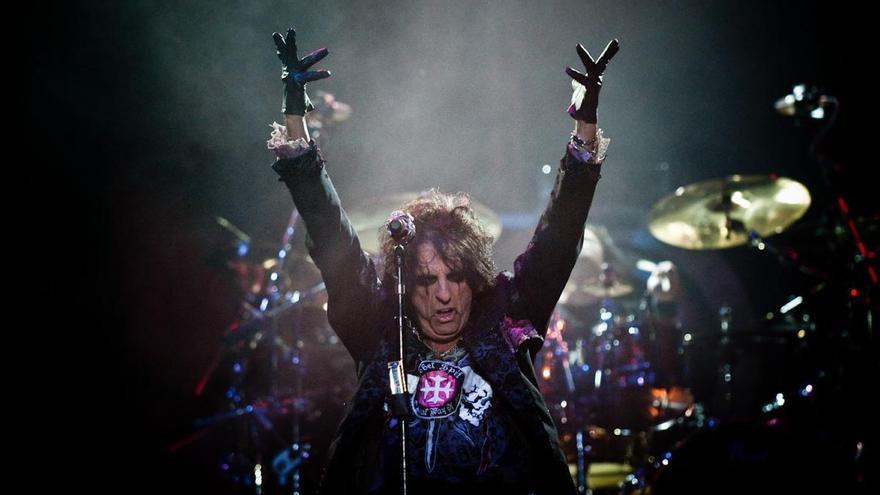 Alice Cooper y Social Distortion encabezan las primeras confirmaciones del Azkena Rock Festival 2026