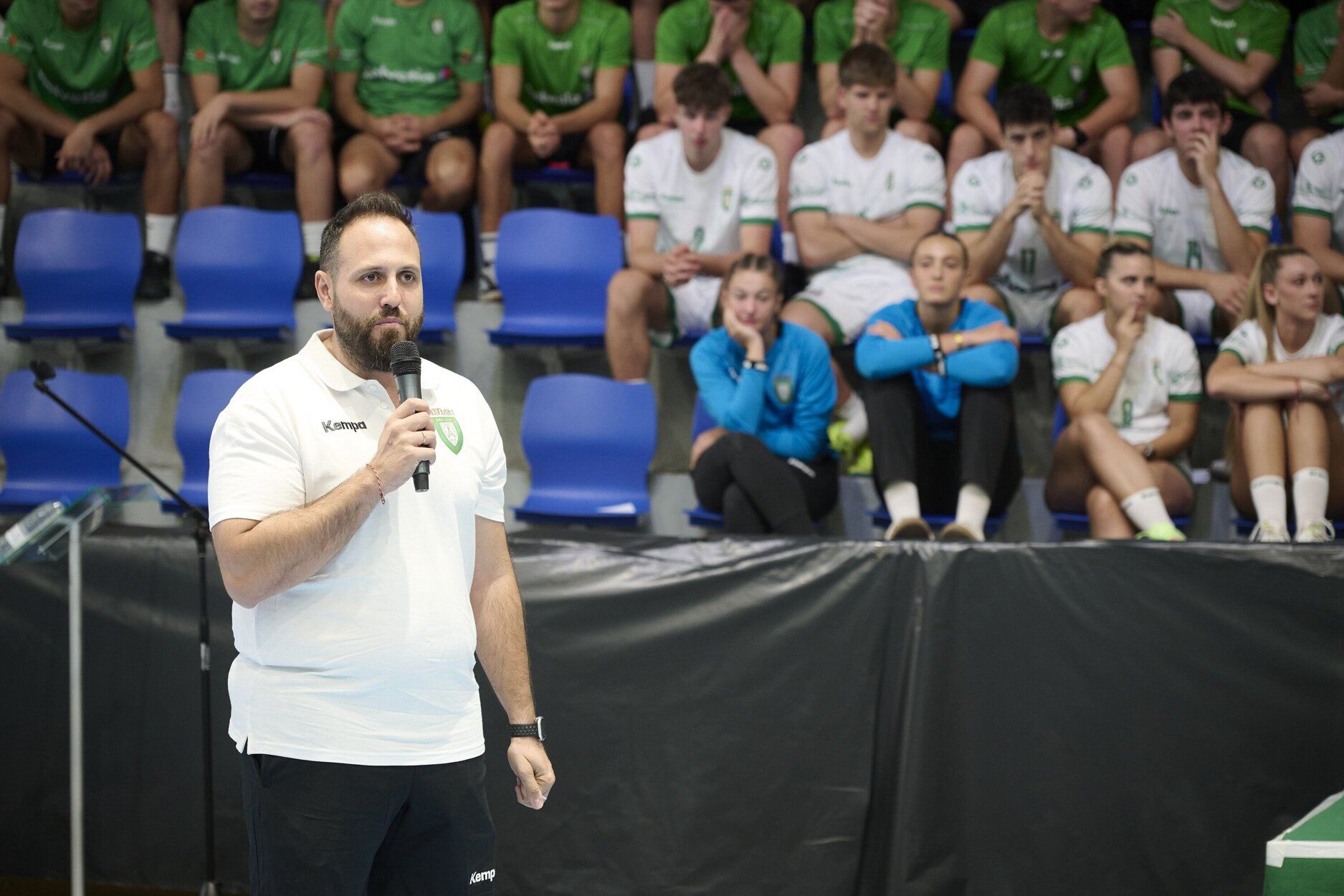 Fotos de la presentación de los equipos de Anaitasuna de balonmano