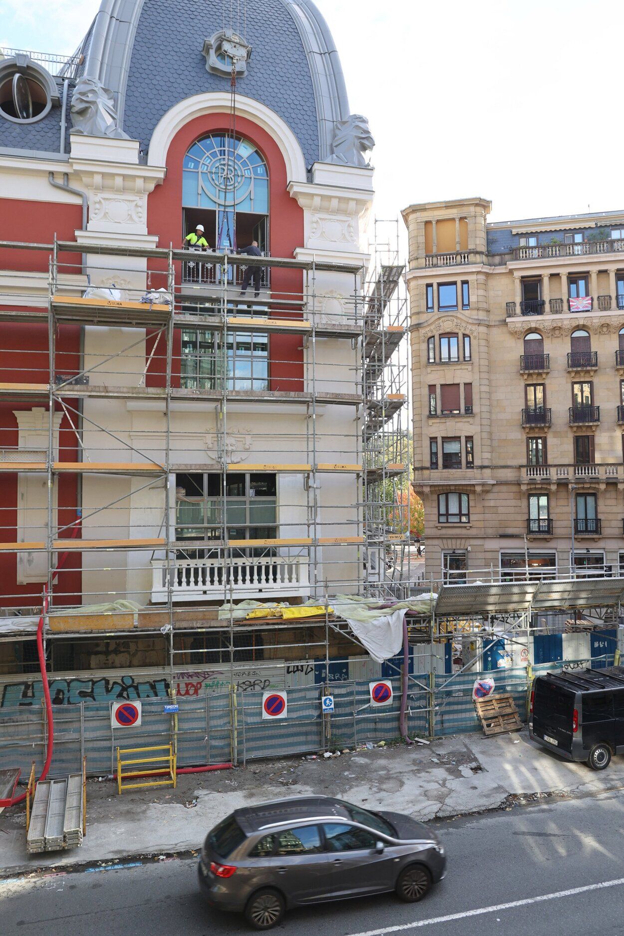[Fotos] Empiezan a quitar el andamio exterior de las obras del Edificio de Bellas Artes