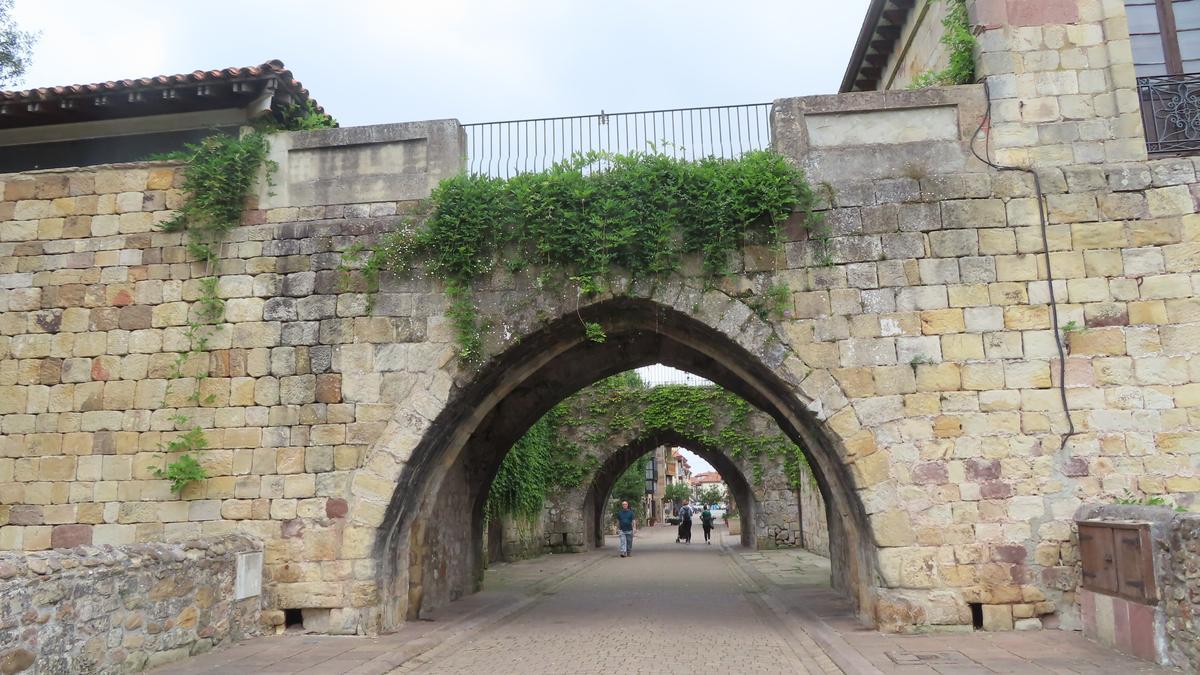 Varios rincones de la villa que asaltan al turista en su recorrido.
