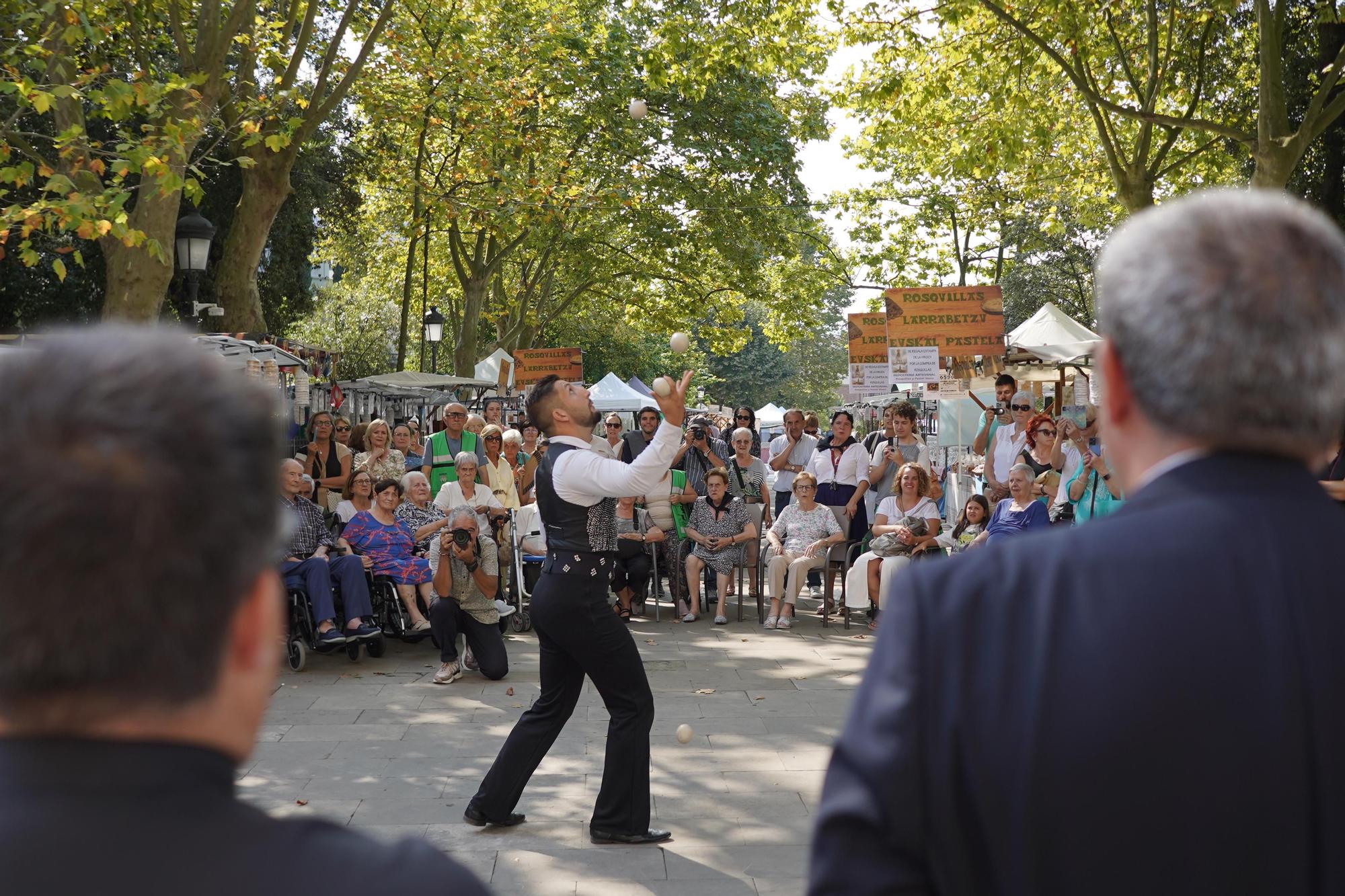 En imágenes: Ofrenda floral del circo a la Virgen de Begoña