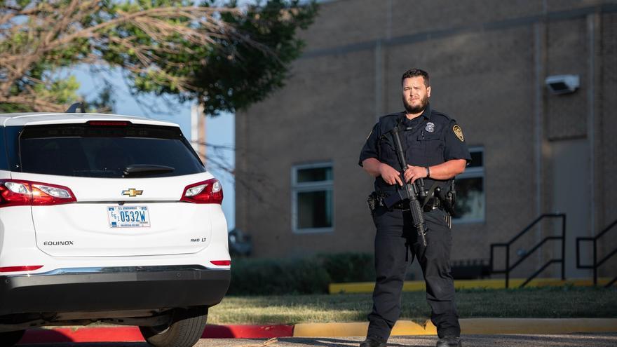 Al menos 5 muertos y 18 heridos por un tiroteo en un club LGBTQ de Colorado