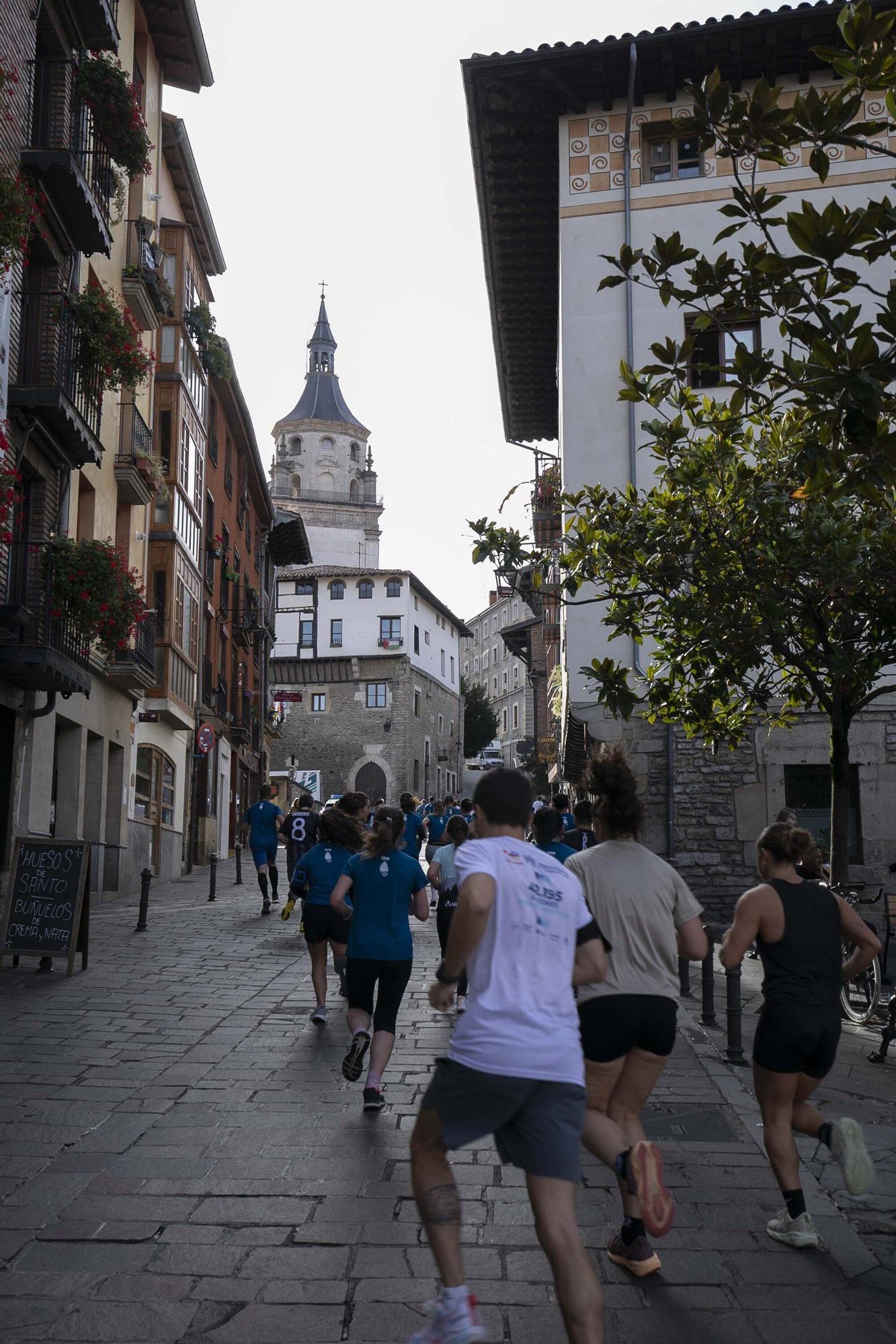En imágenes: Miles de personas participan en La Conquista de la Almendra