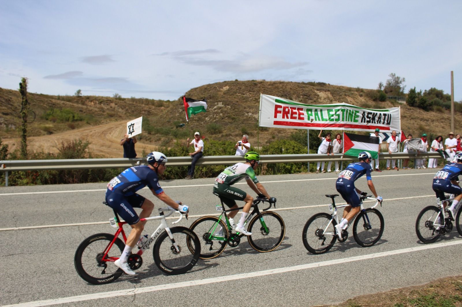 La Vuelta, a su paso por Lumbier