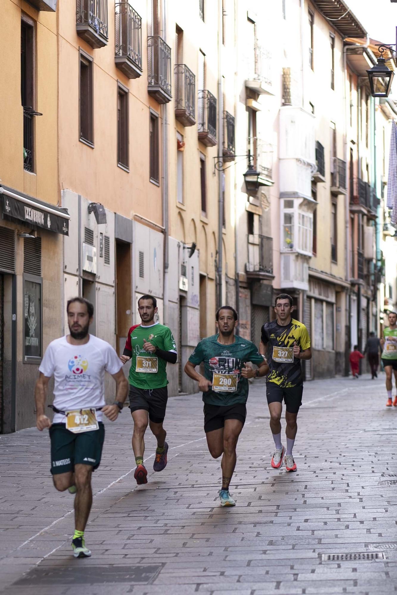 En imágenes: Miles de personas participan en La Conquista de la Almendra