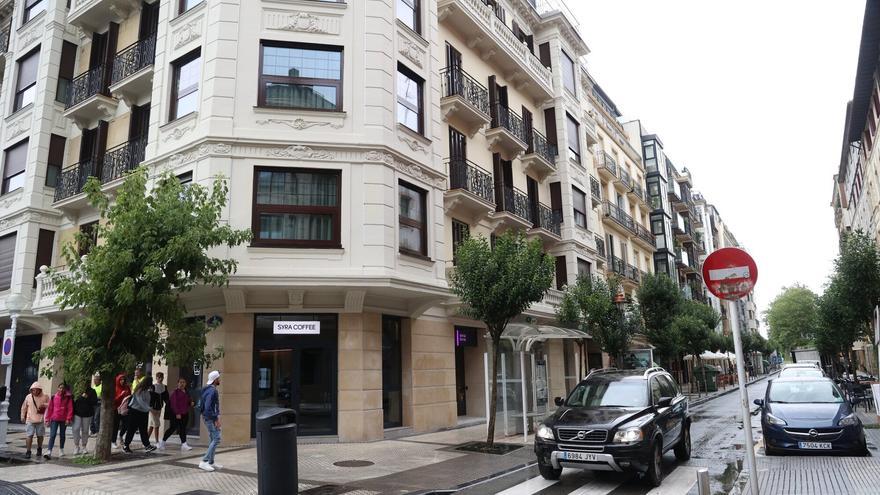 Se descuelga de la azotea a la terraza de un hotel de Donostia para robar