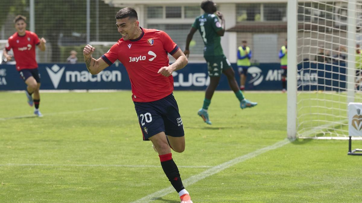 Imagen del encuentro entre Osasuna Promesas y el Arenteiro