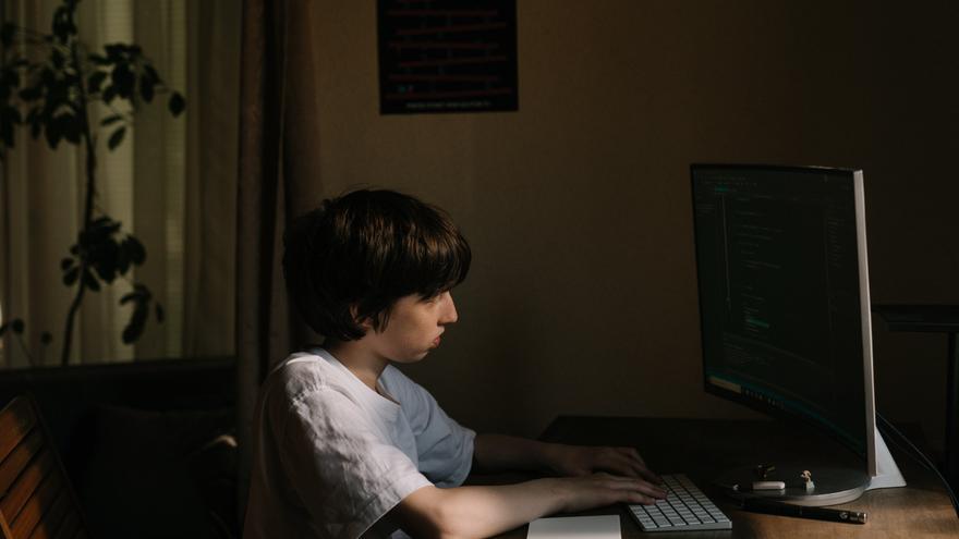 Las denuncias por abusos sexuales digitales contra niños y niñas aumentan un 13% en dos años