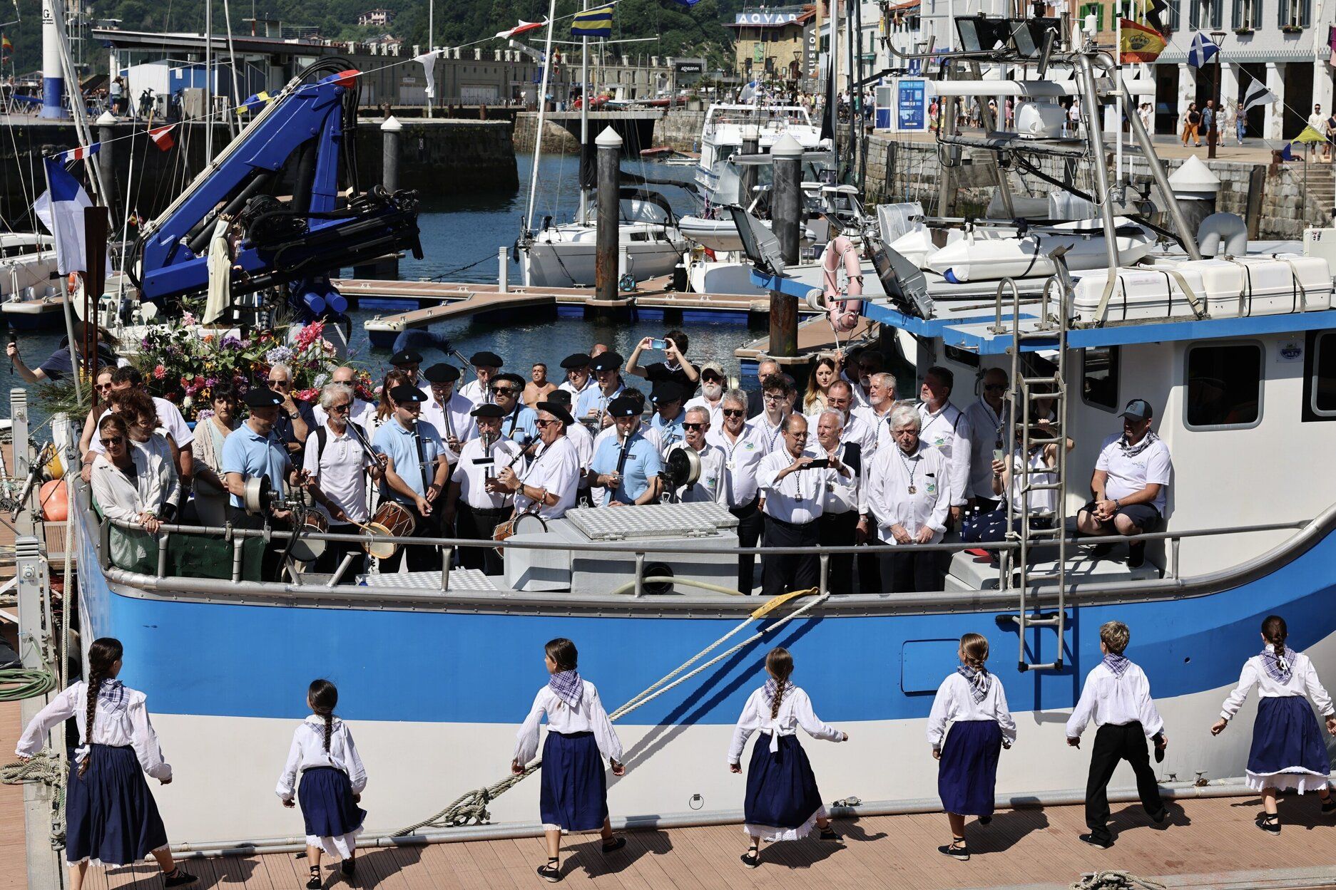 La procesión virgen del Carmen en el Barco Isturiz