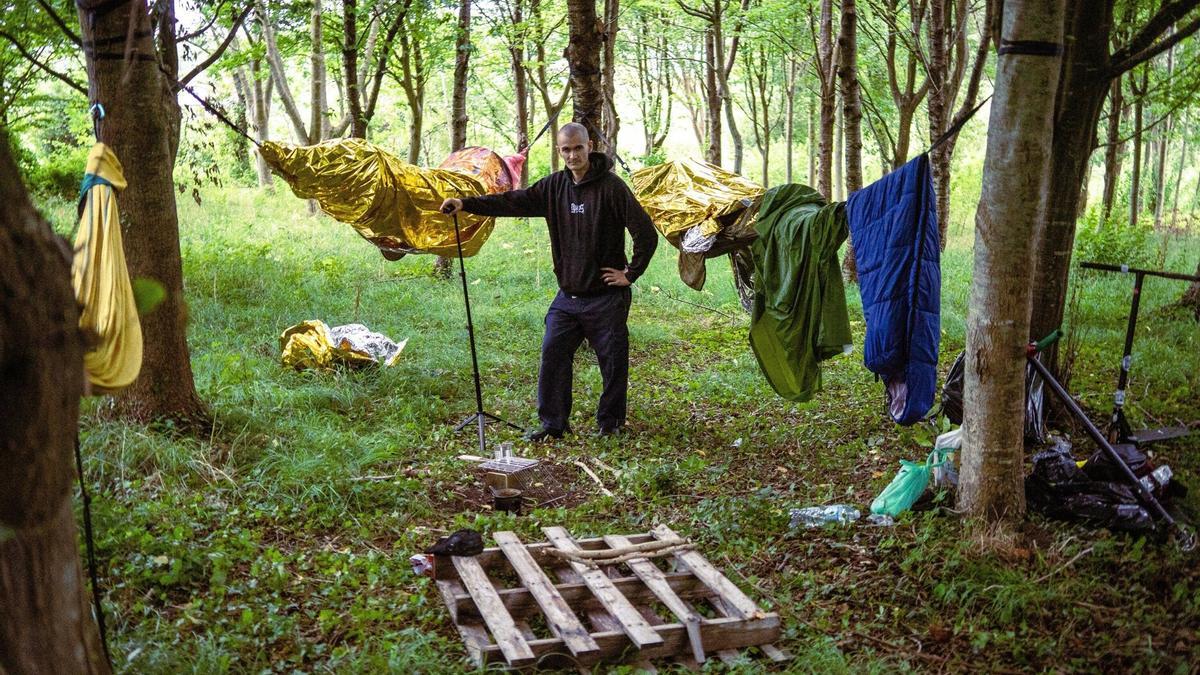 Ibai, en el campamento que improvisan al terminar la jornada.