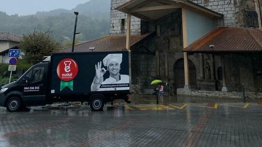 Localizan la furgoneta robada a plena luz del día en Zamudio