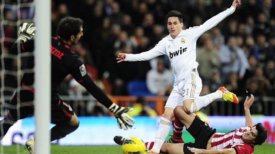 Jose Maria Callejon bate a Iraizoz.