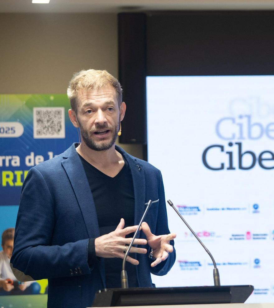 Fotos del Foro Hiria sobre ciberseguridad