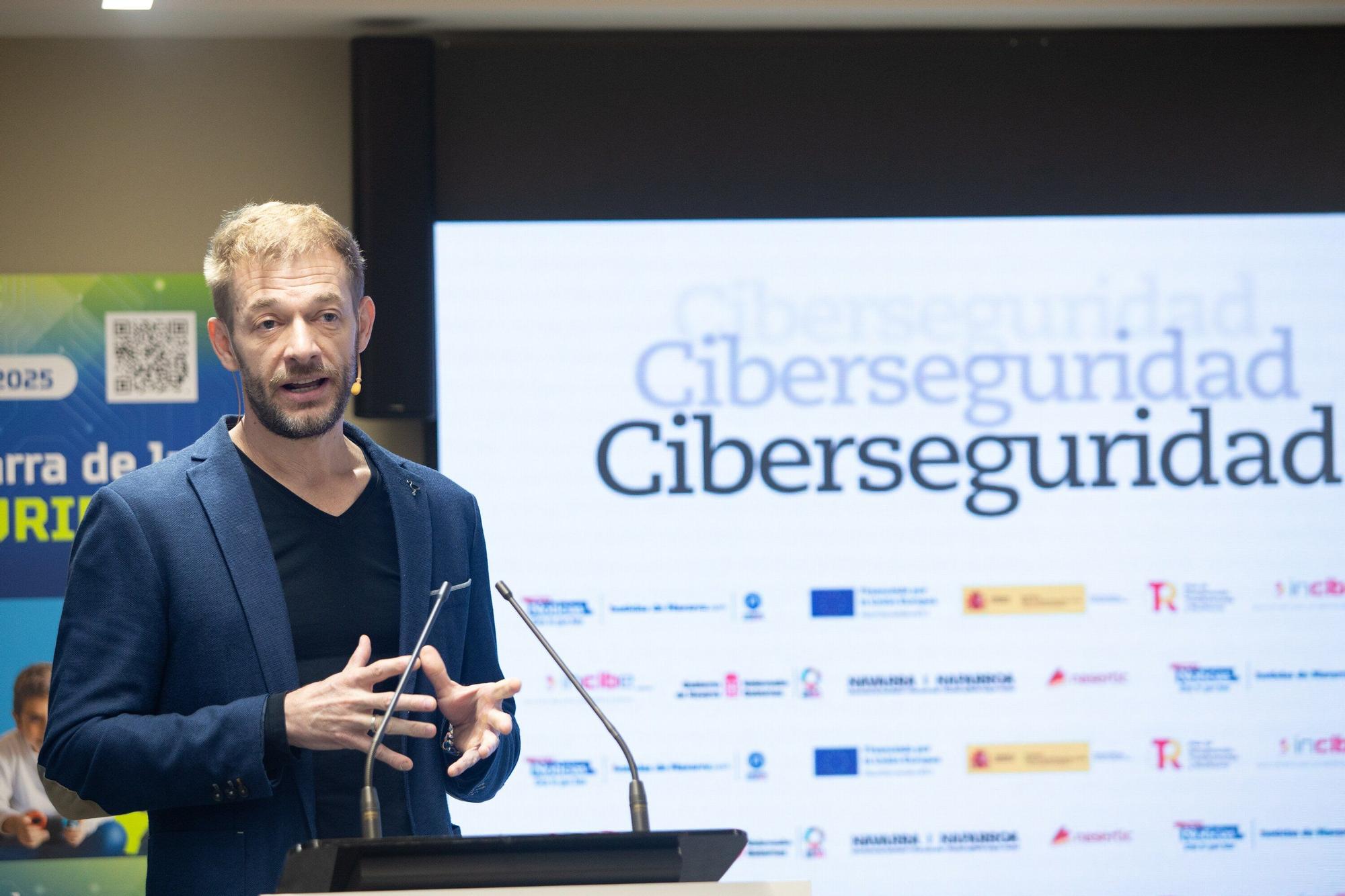 Fotos del Foro Hiria sobre ciberseguridad