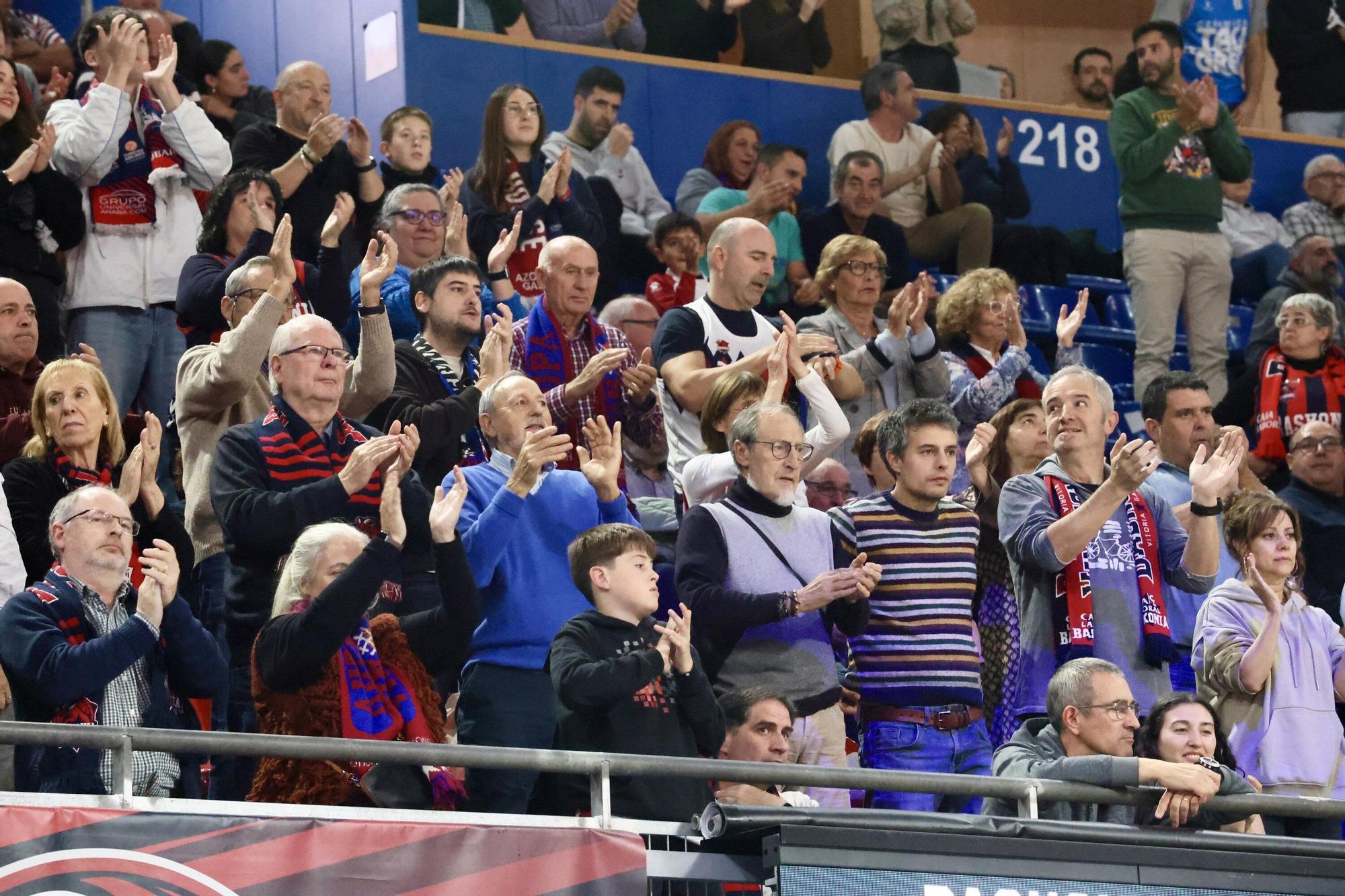 En imágenes: Ambiente en el Baskonia - Bologna (¡Búscate en las fotos!)