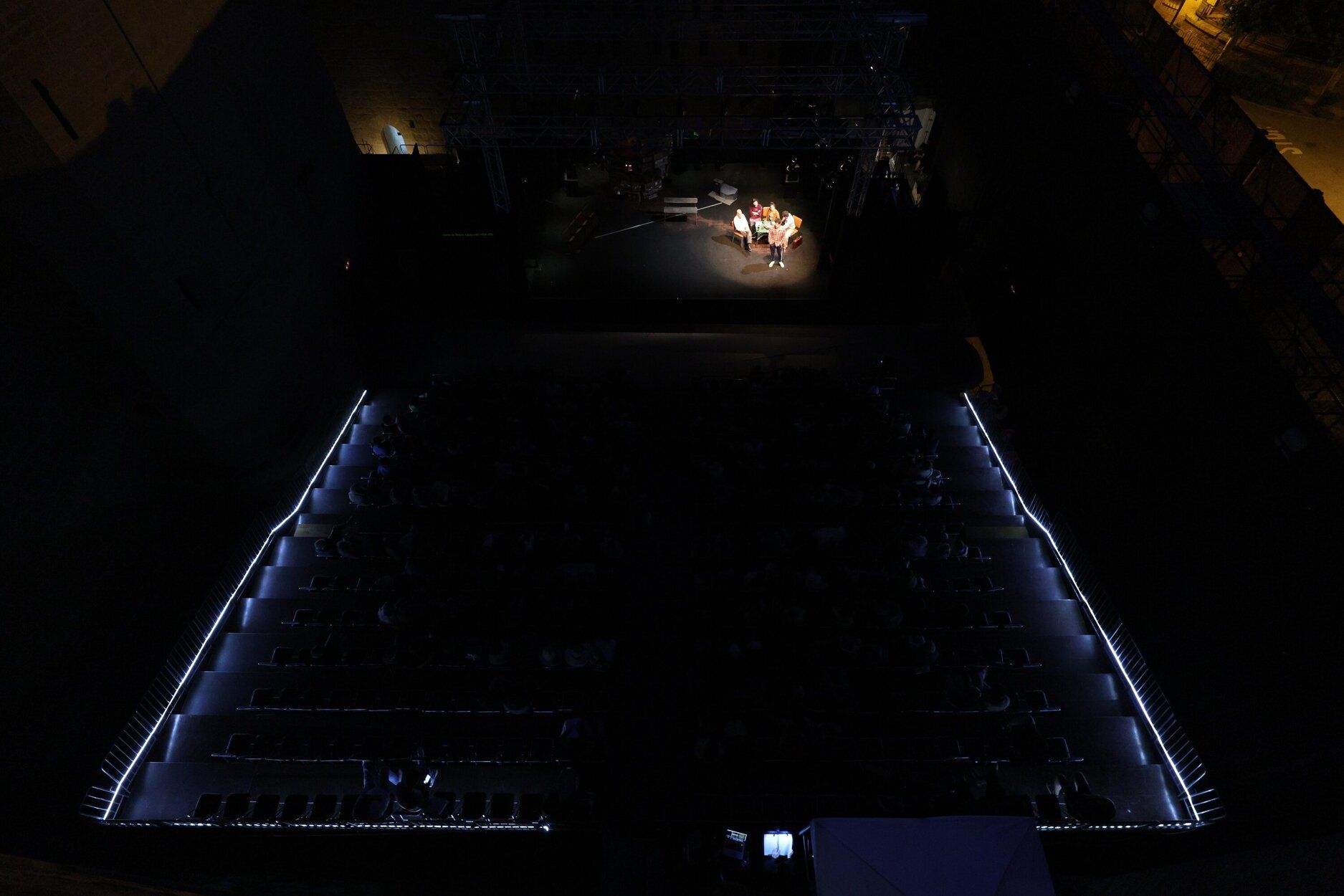 Imágenes de la obra 'Los Brutos' en el Festival de Teatro de Olite