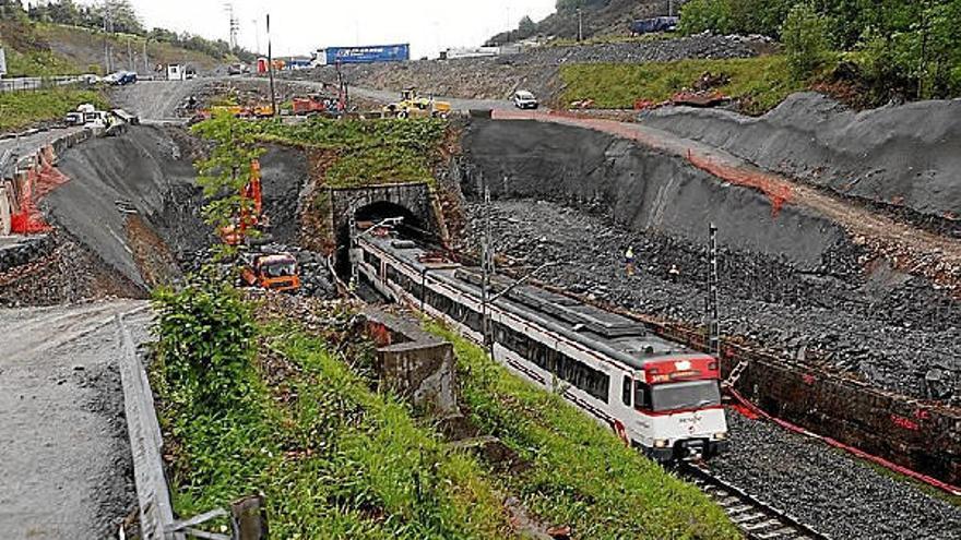 Imagen de las obras del tercer hilo del TAV en Gaintxurizketa antes de que se interrumpieran.