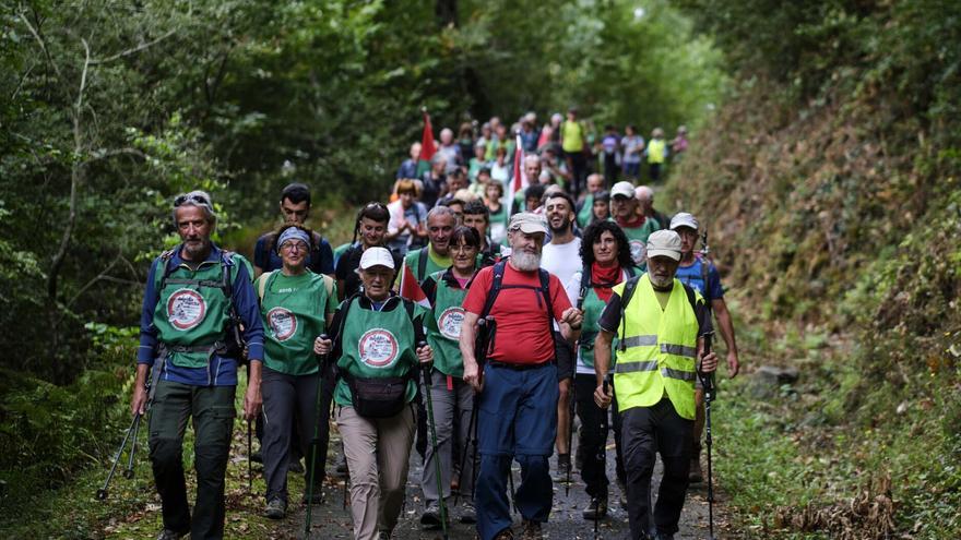 Más de 300 personas completan la séptima etapa de la marcha pro Palestina por Navarra: “El río se está desbordando”