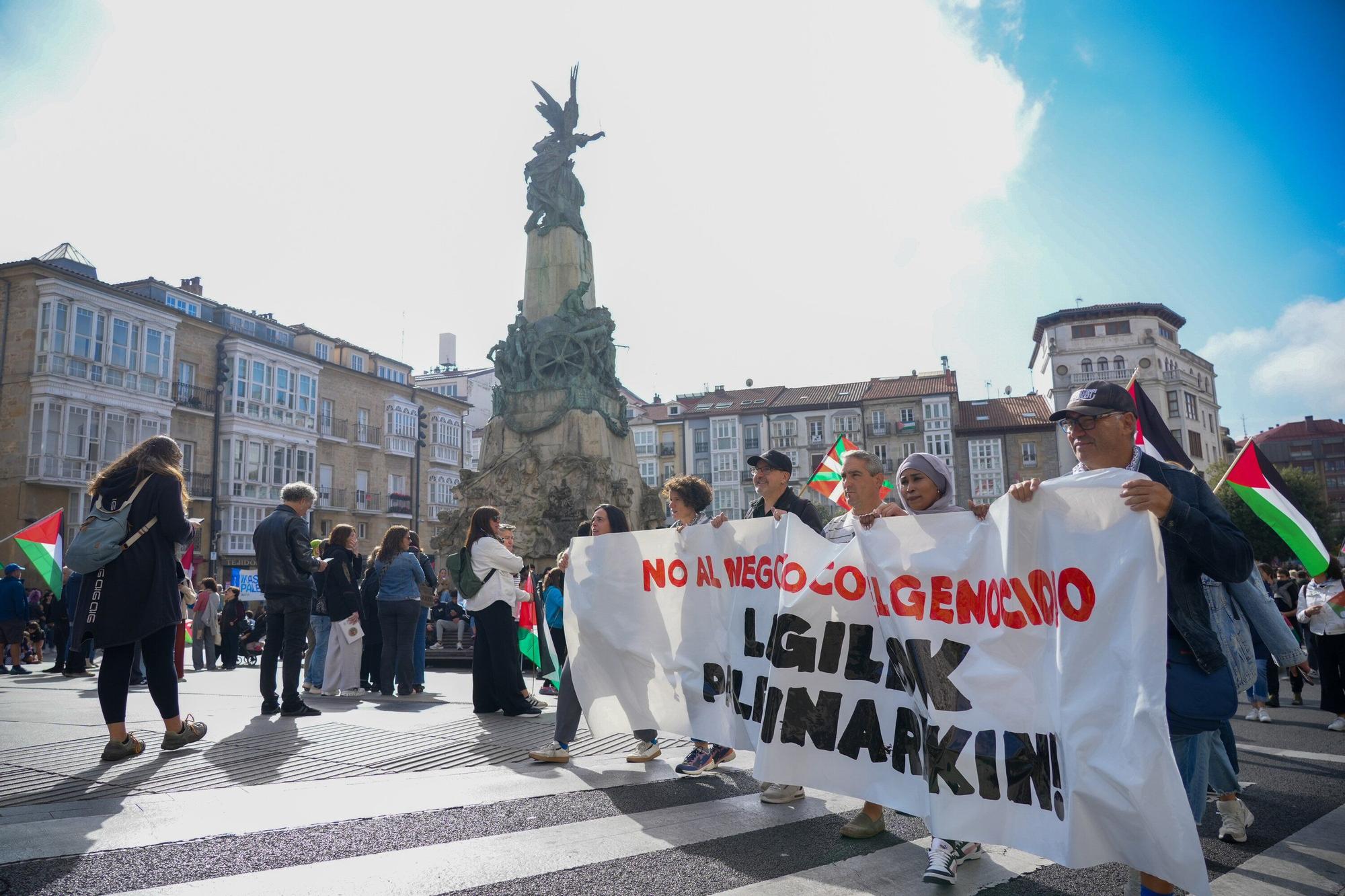 Manifestación en favor del pueblo de Gaza en Vitoria
