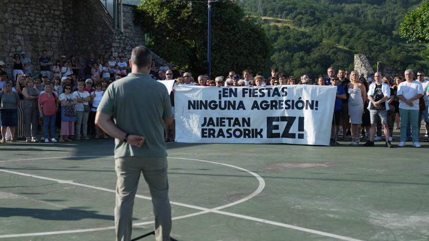 Agresiones en fiestas de Etxebarri: Más de 400 vecinos secundan la concentración de condena