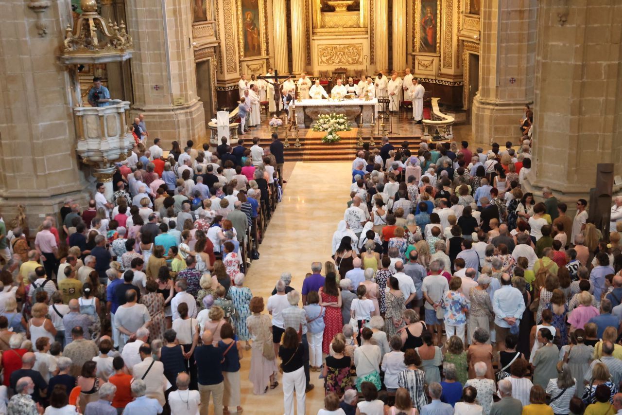 La misa de La Salve, en imágenes