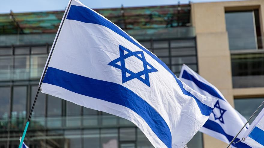 Israel presiona a &#039;Reebok&#039;: la marca de ropa deportiva recula y mantiene su logo en las equipación israelí