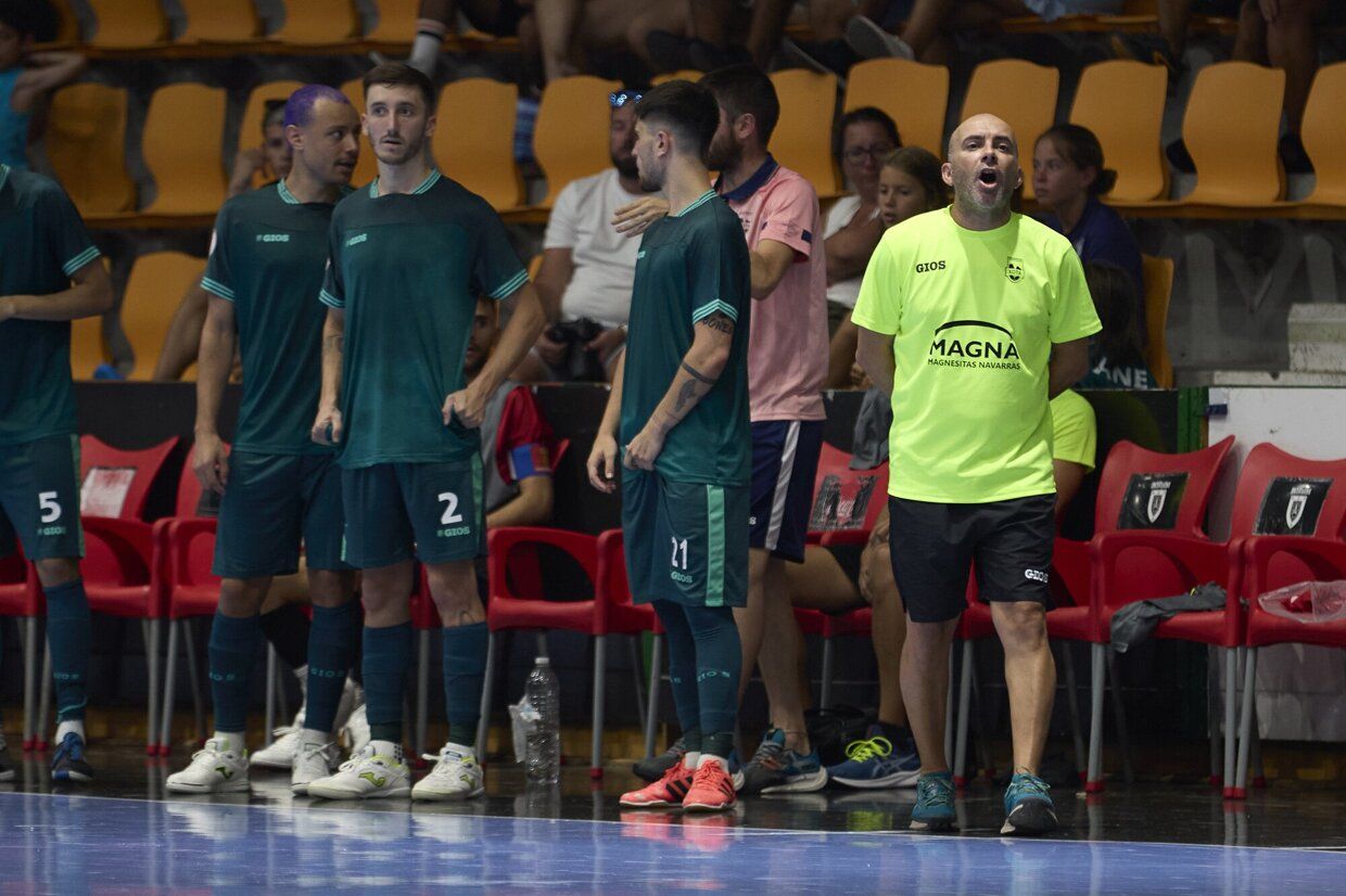 Osasuna - Magna remonta en su primer partido de la temporada
