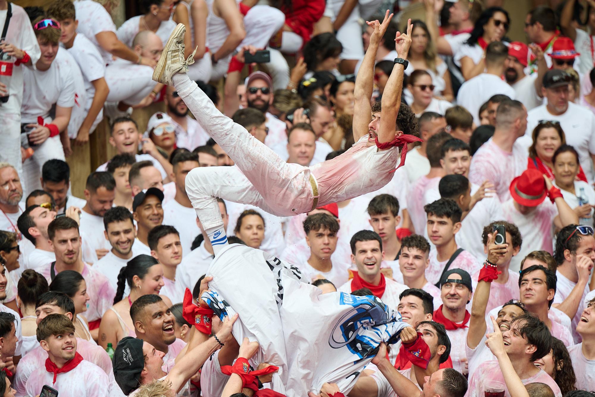 Fotos del  Chupinazo de San Fermín 2025 en Pamplona: ¡La fiesta más internacional se enciende con un grito solidario por Palestina!