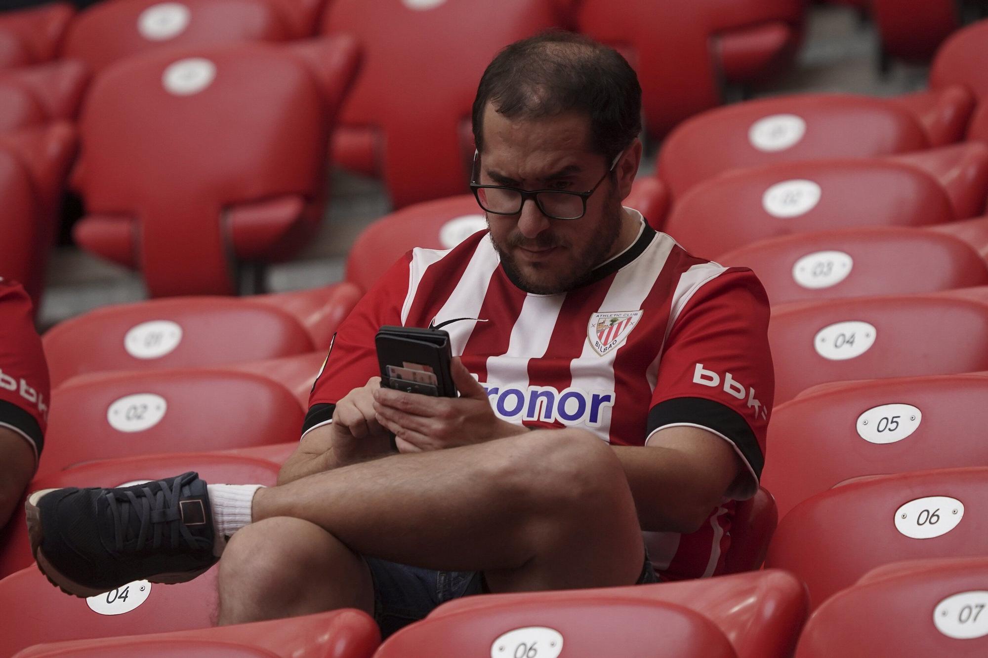 En imágenes: ¿Has estado en San Mamés viendo el Athletic-Alavés? Búscate en nuestra galería