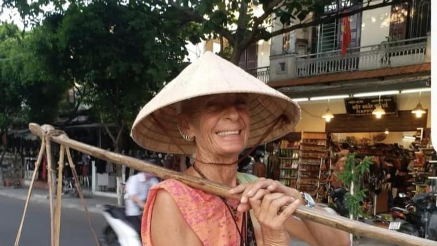 El cadáver de la gallega Matilde Muñoz, asesinada en Indonesia, fue trasladado hasta en cuatro ocasiones