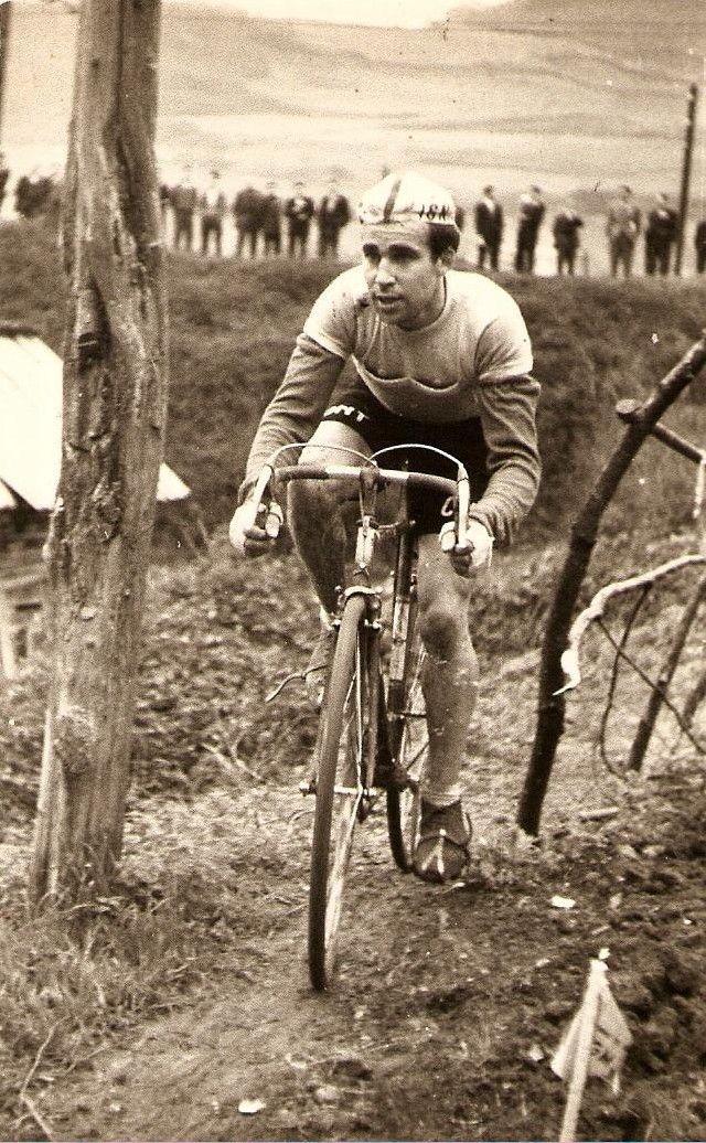 Imagenes del I Premio Gure Bide de Ciclocross celebrado en Elgoibar en 1960
