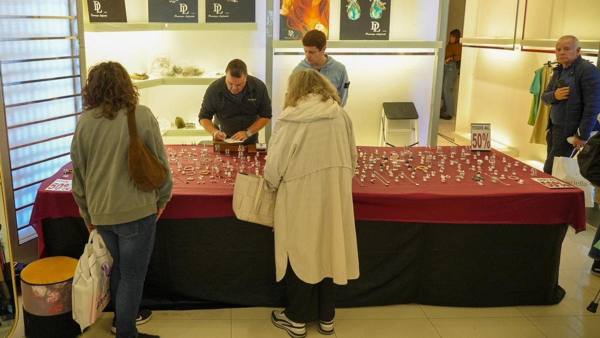 Las joyas al 50% en la feria.