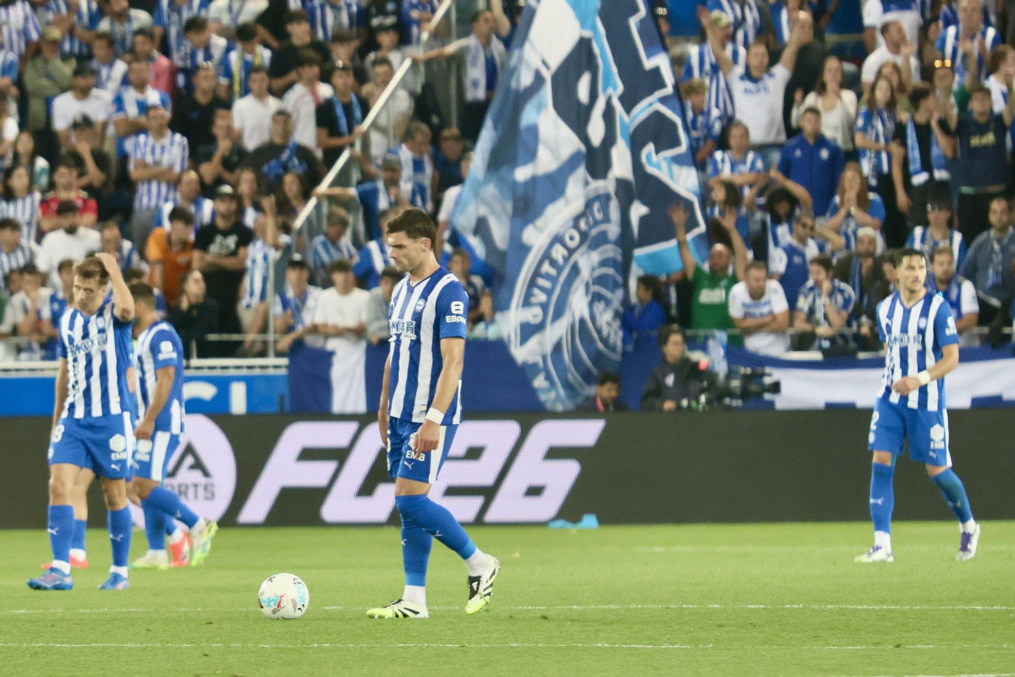 En imágenes: El Alavés cae en Mendizorroza ante el Sevilla