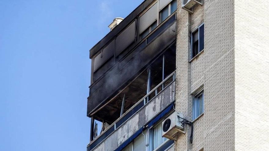 Un fallecido y dos heridos graves en el incendio de un edificio de Madrid