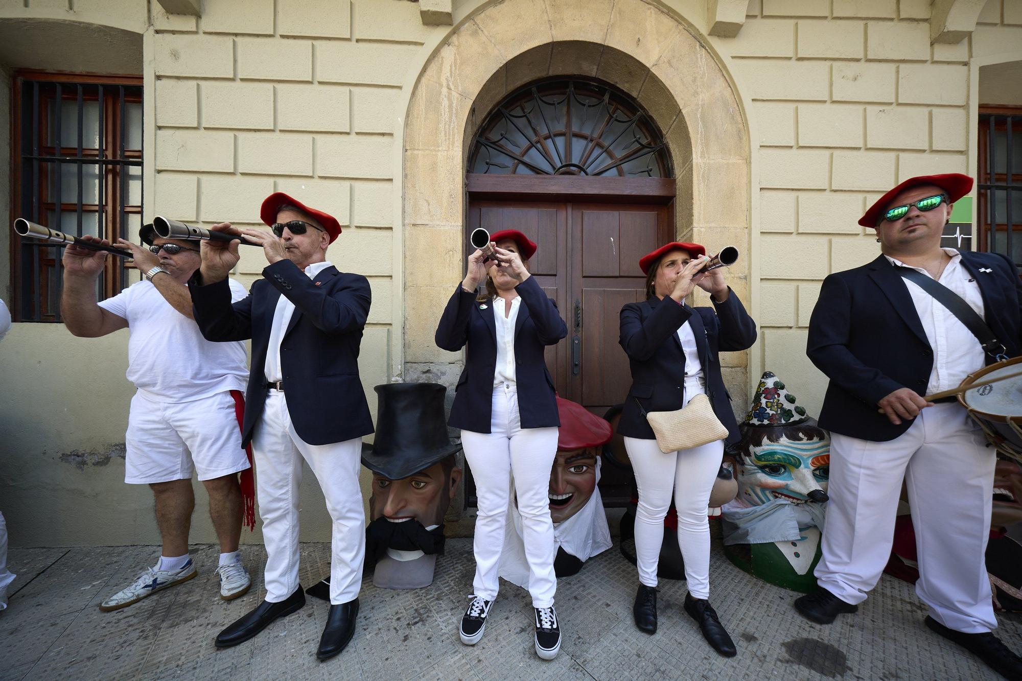 Fotos del chupinazo de fiestas de Aoiz 2025