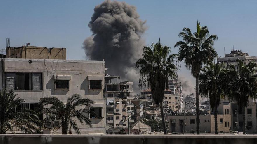 El Ejército de Israel derriba otra torre residencial con un bombardeo contra la ciudad de Gaza