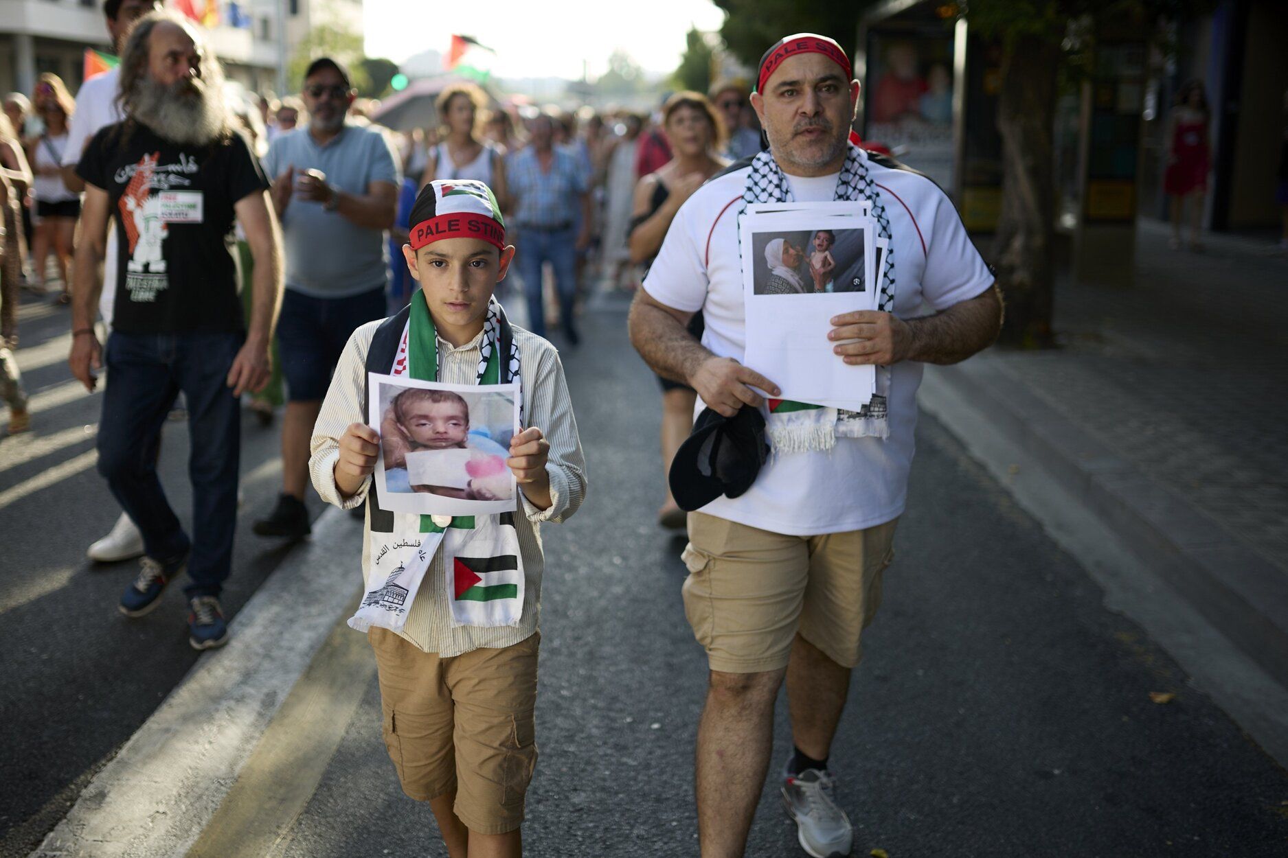 Fotos de la manifestación de Yala Nafarroa en Pamplona