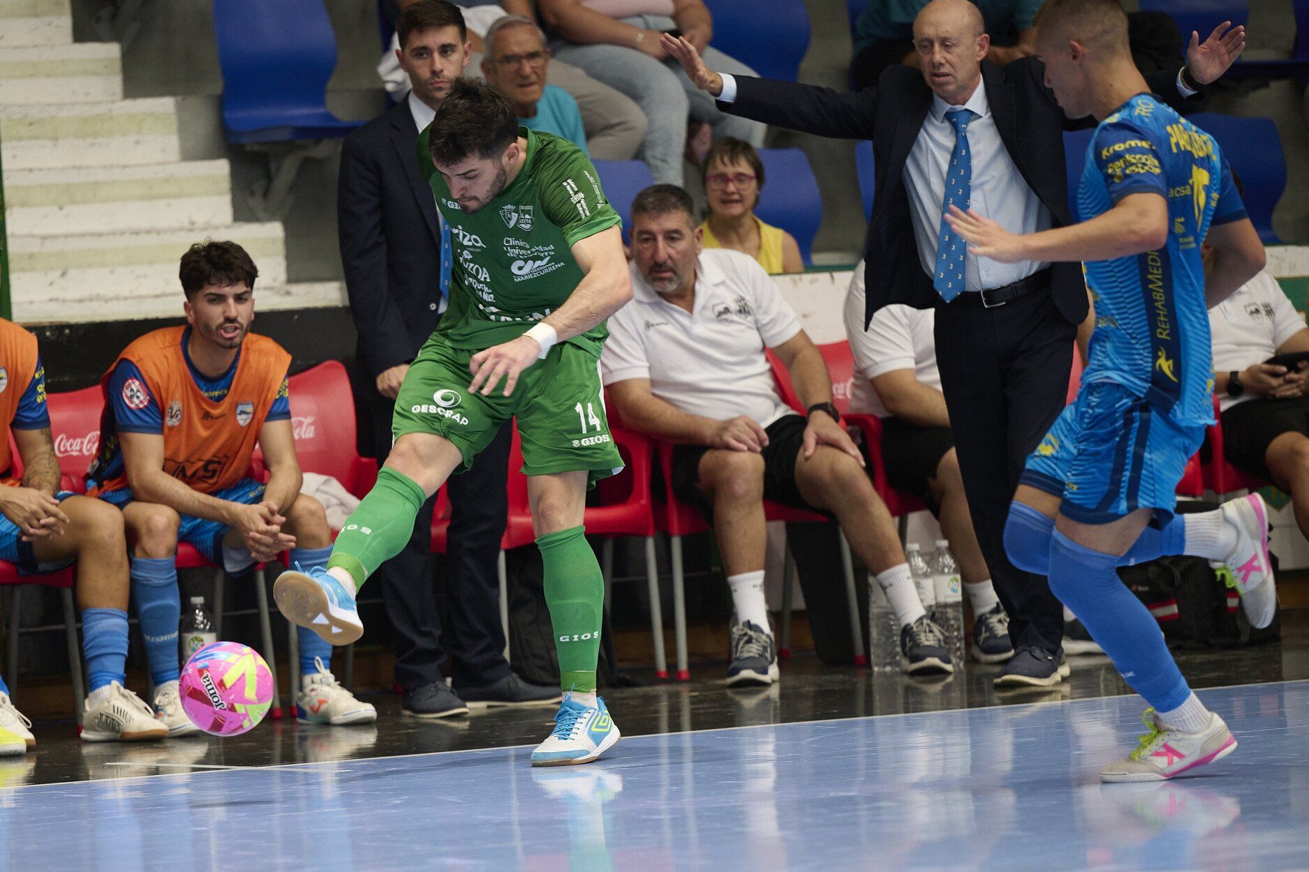 Fotos de la victoria de Osasuna Magna Xota frente a Peñiscola (5-4)