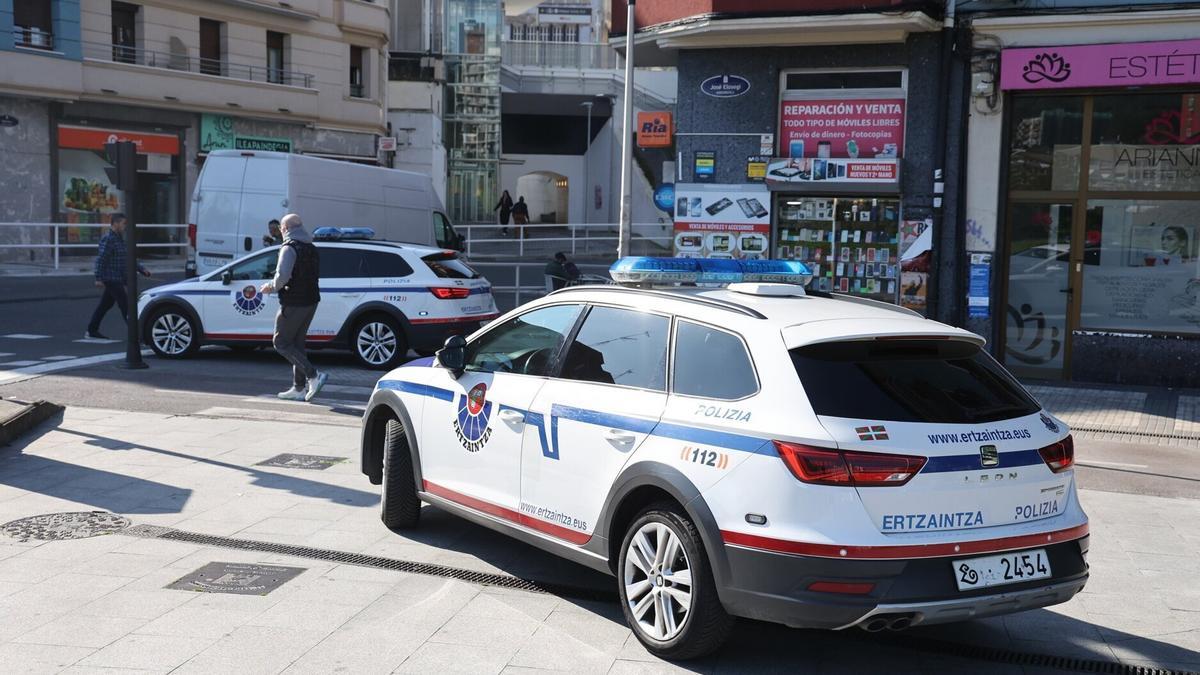 Patrullas de la Ertzaintza.