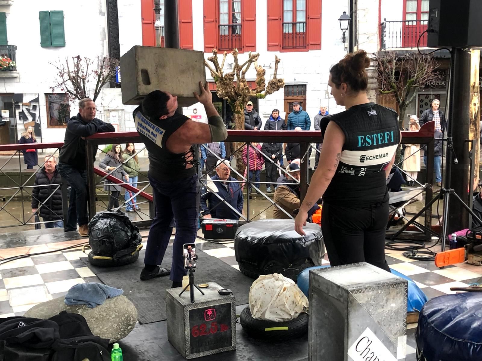 Lesaka celebra una feria extraña