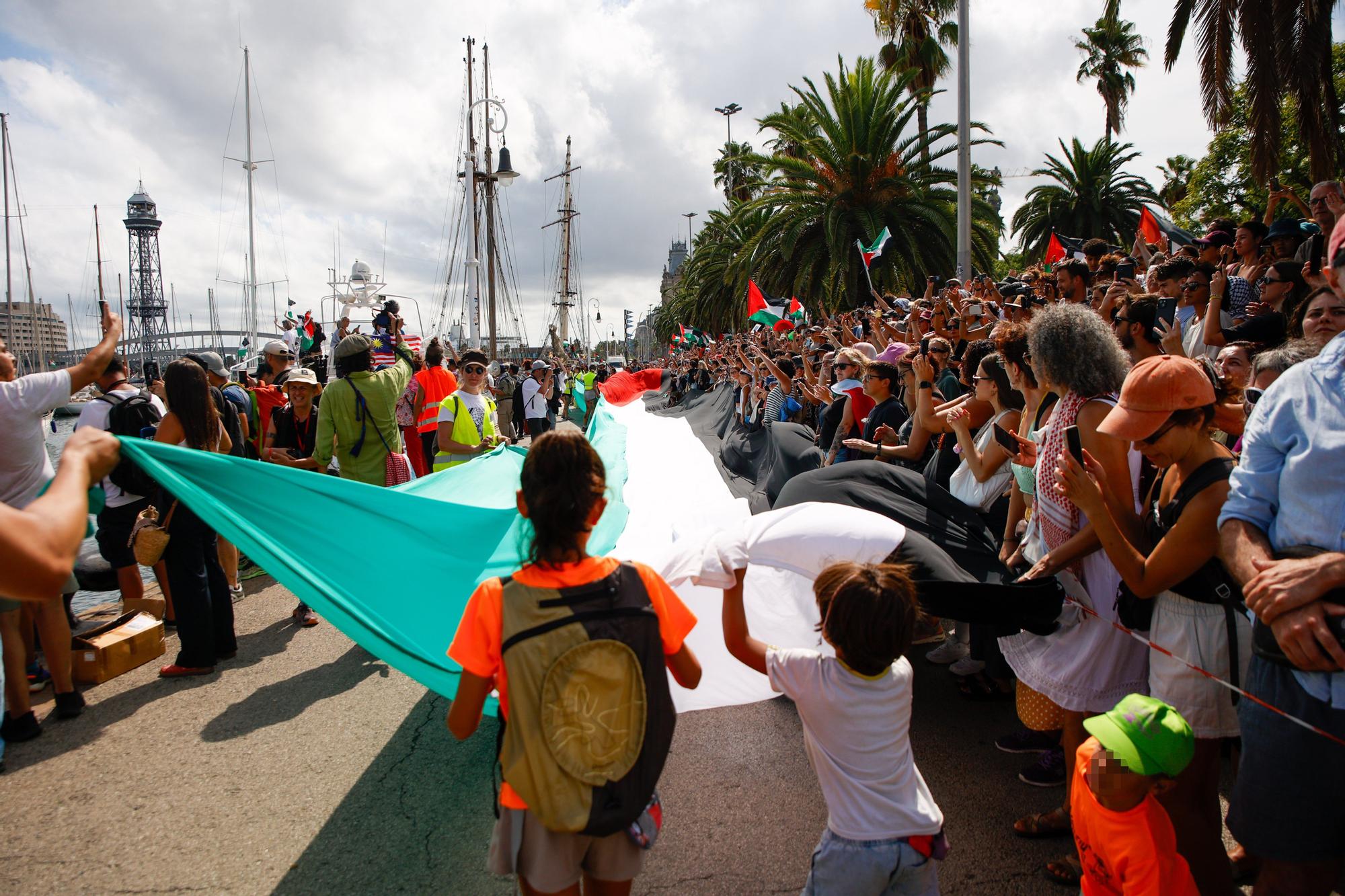Fotos: La flotilla Global Sumud zarpa rumbo a Gaza